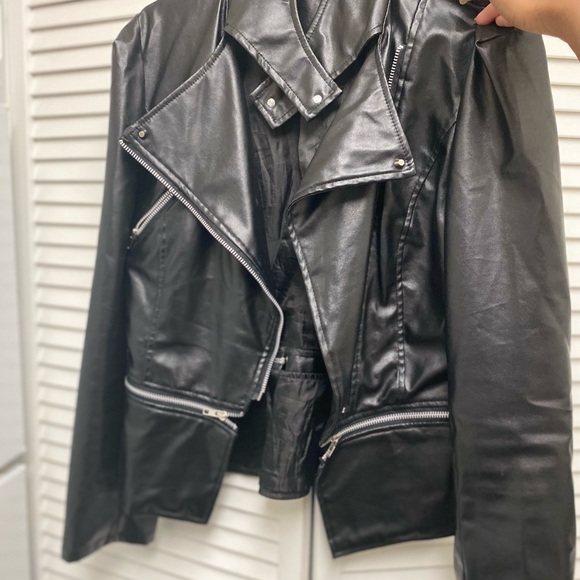 Size Medium Edgy leather jacket - Picture 2 of 4